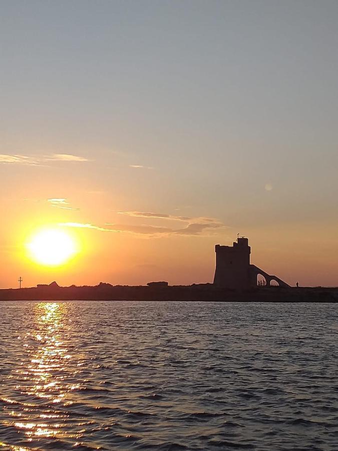 Baia Di Torre Squillace Сант'Изидоро Екстериор снимка
